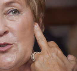 « RT if you think Pauline Marois is a bitch » « RT if you think Pauline Marois is a bitch »